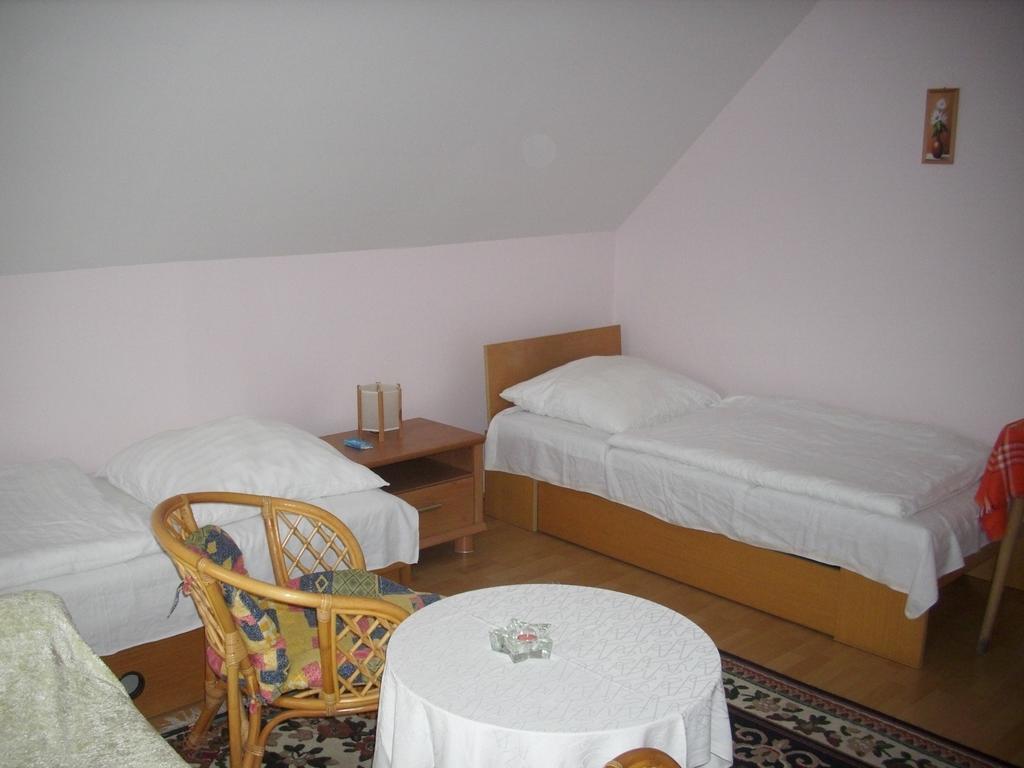 Jesenice  Penzion Jesenice الغرفة الصورة