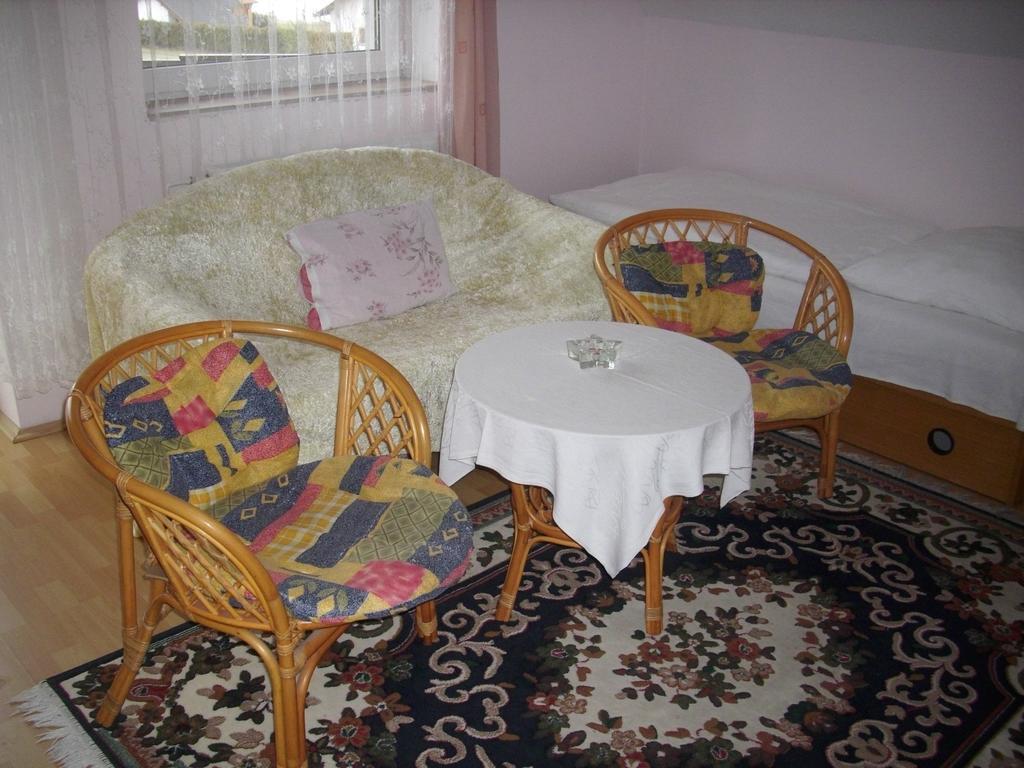 Jesenice  Penzion Jesenice الغرفة الصورة